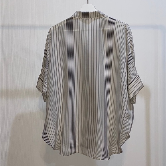 Eileen Fisher silk button down - Picture 5 of 5